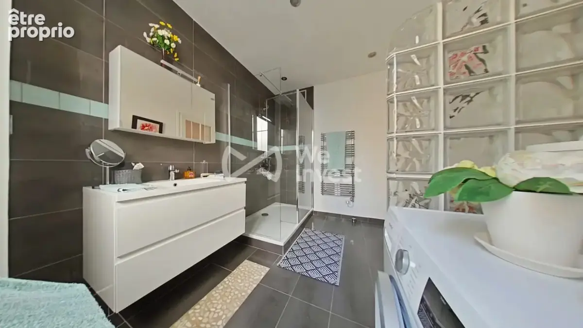 Grand F2 de 60m² - Centre ville - photo 6