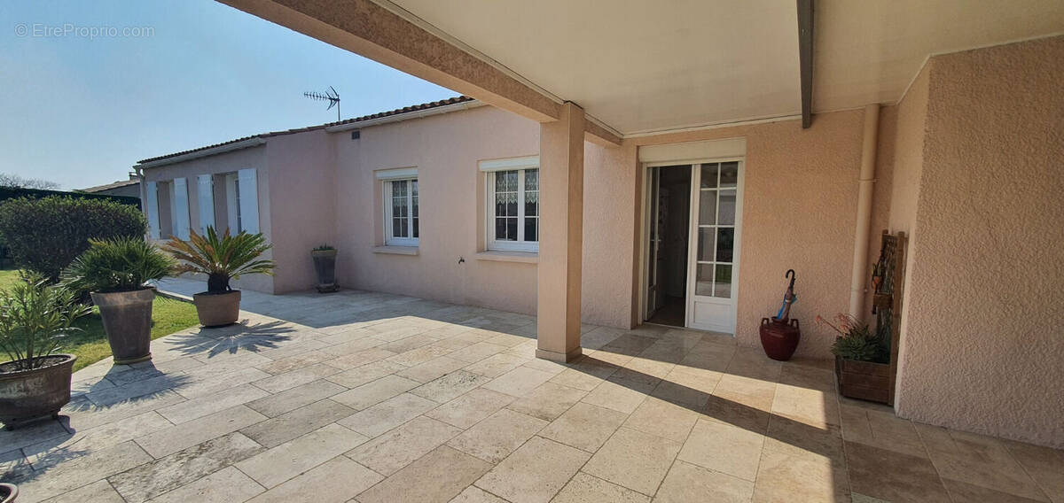 Maison à SAINT-AGNANT