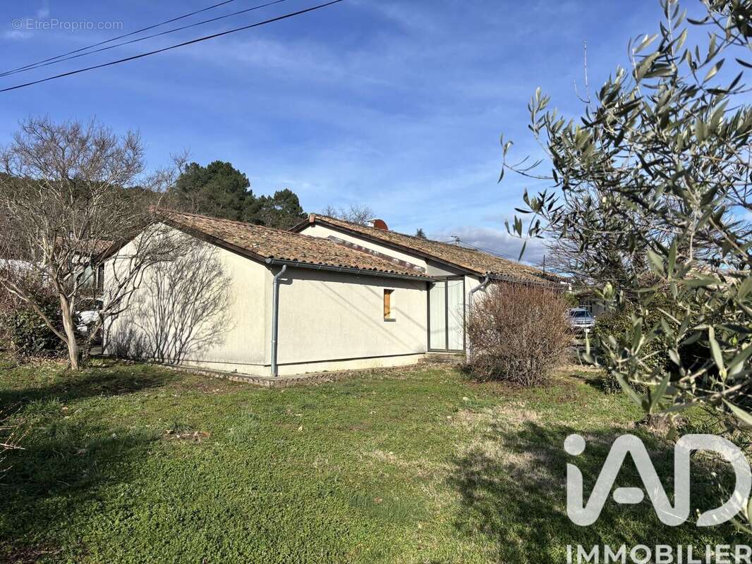 Photo 3 - Maison à CHASSIERS
