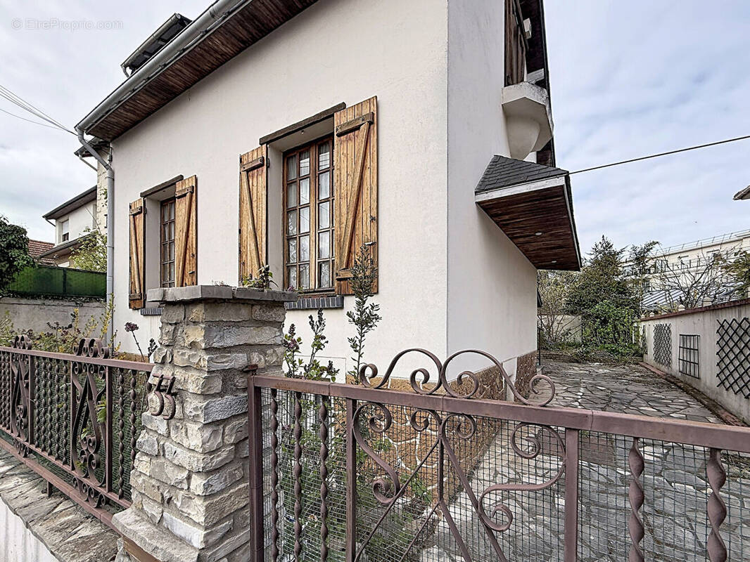 Maison à SAINT-MAUR-DES-FOSSES