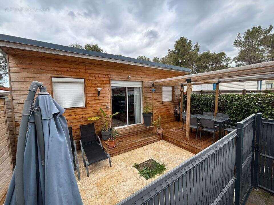 chalet , terrain, habitation légère, chalet, 3 pièces, - Maison à LE CASTELLET