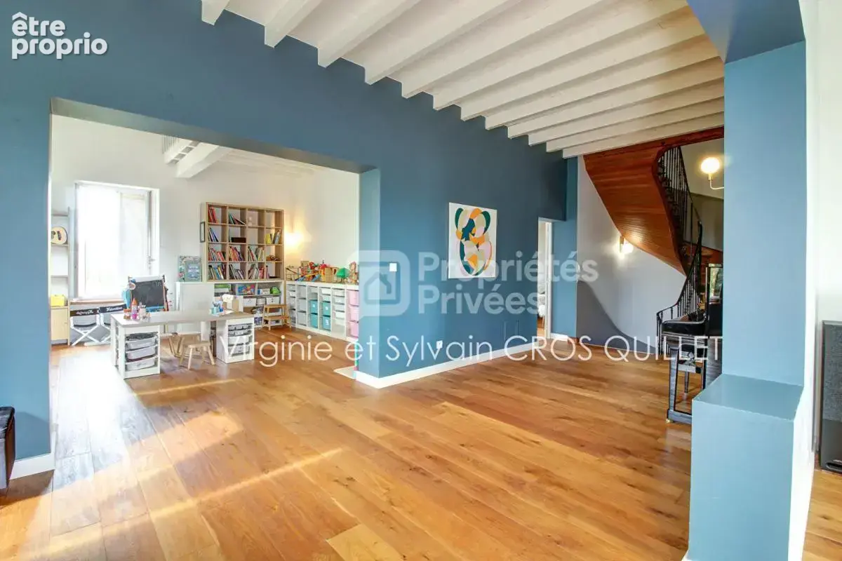 Maison de Maitre 302 m2 + garages sur belle parcelle - photo 13