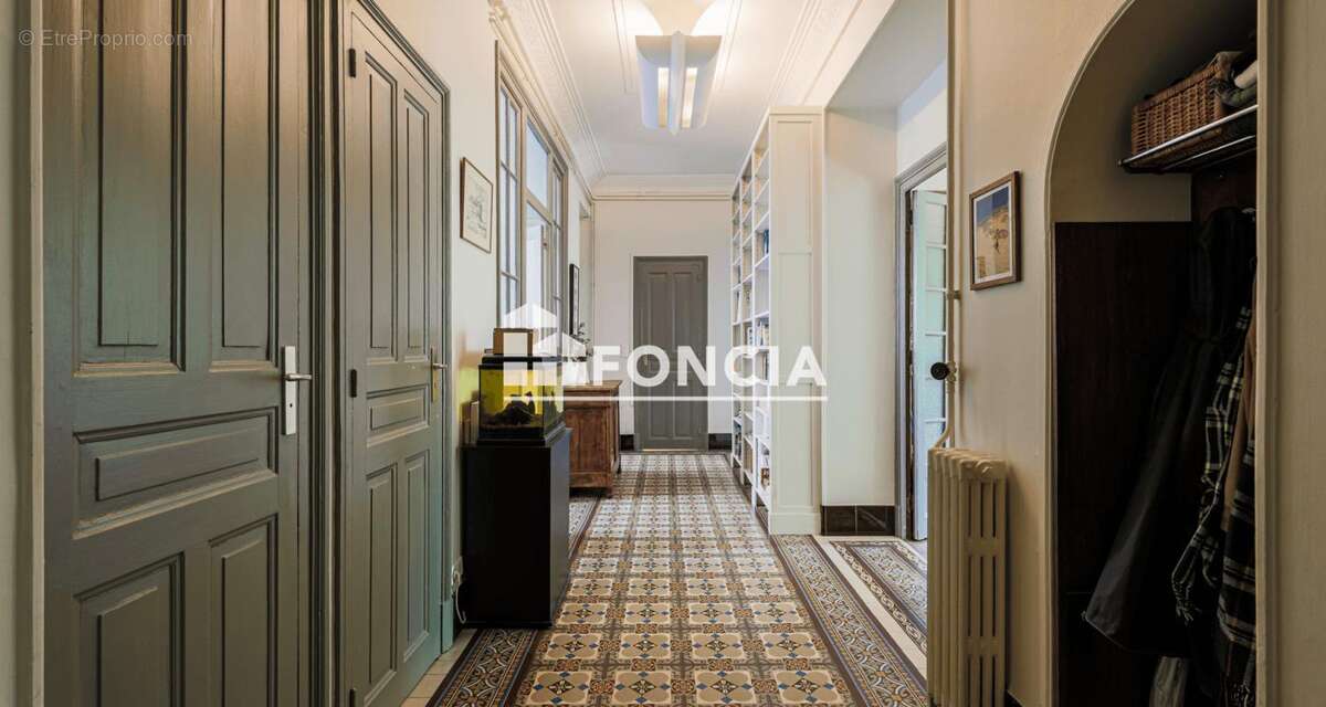 Superbe T5 Balcons PROCHE GARE - photo 7