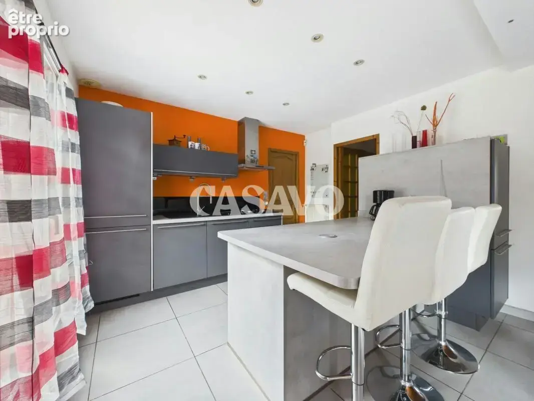 Vente Maison 5 pièces de 114m² - 69410 Champagne-au-Mont-d'Or - photo 4