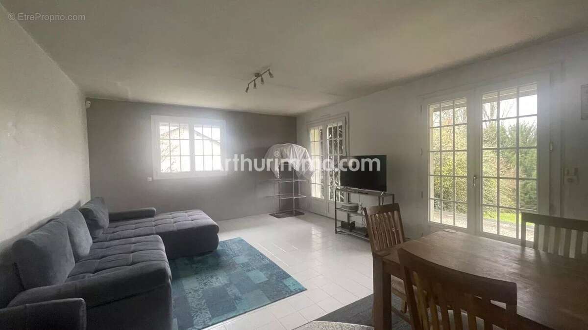 Maison à LONS-LE-SAUNIER