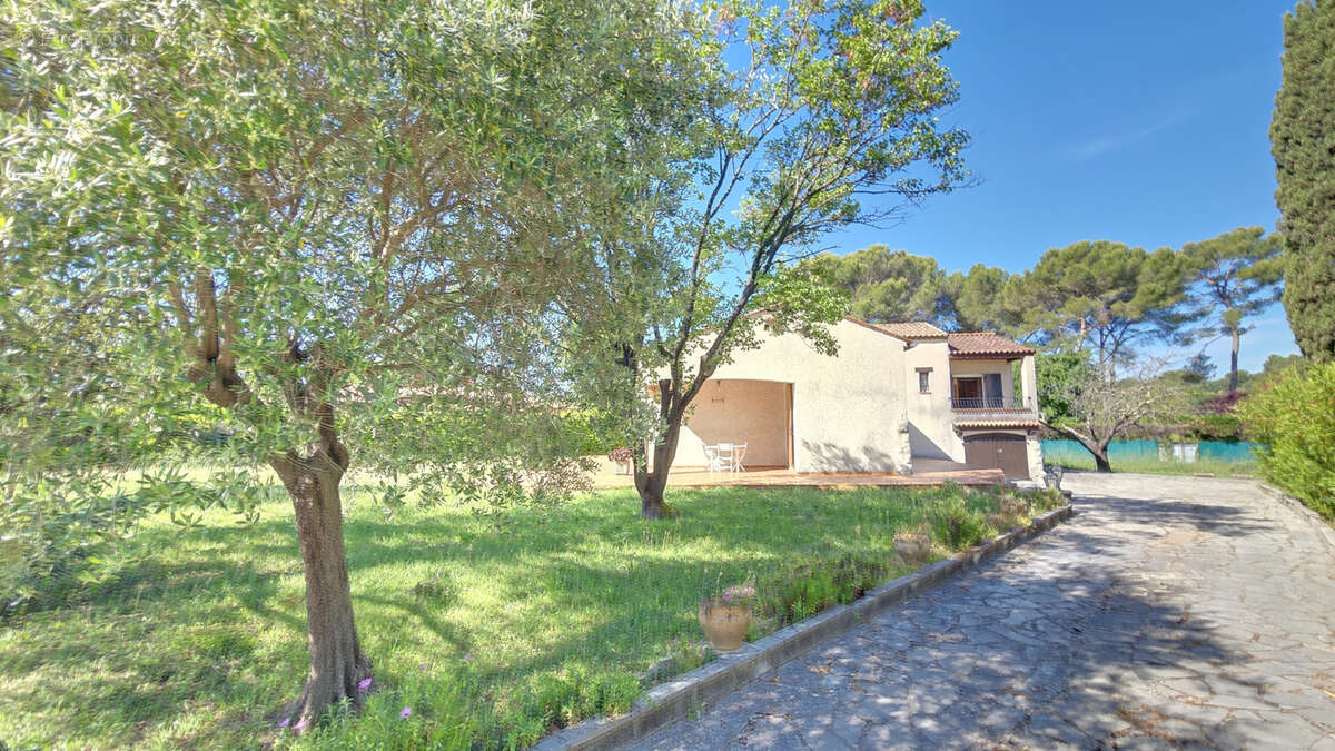 Maison à MOUGINS