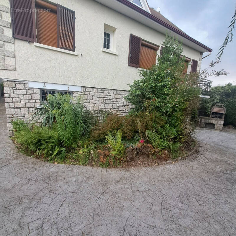 Maison à DARVAULT