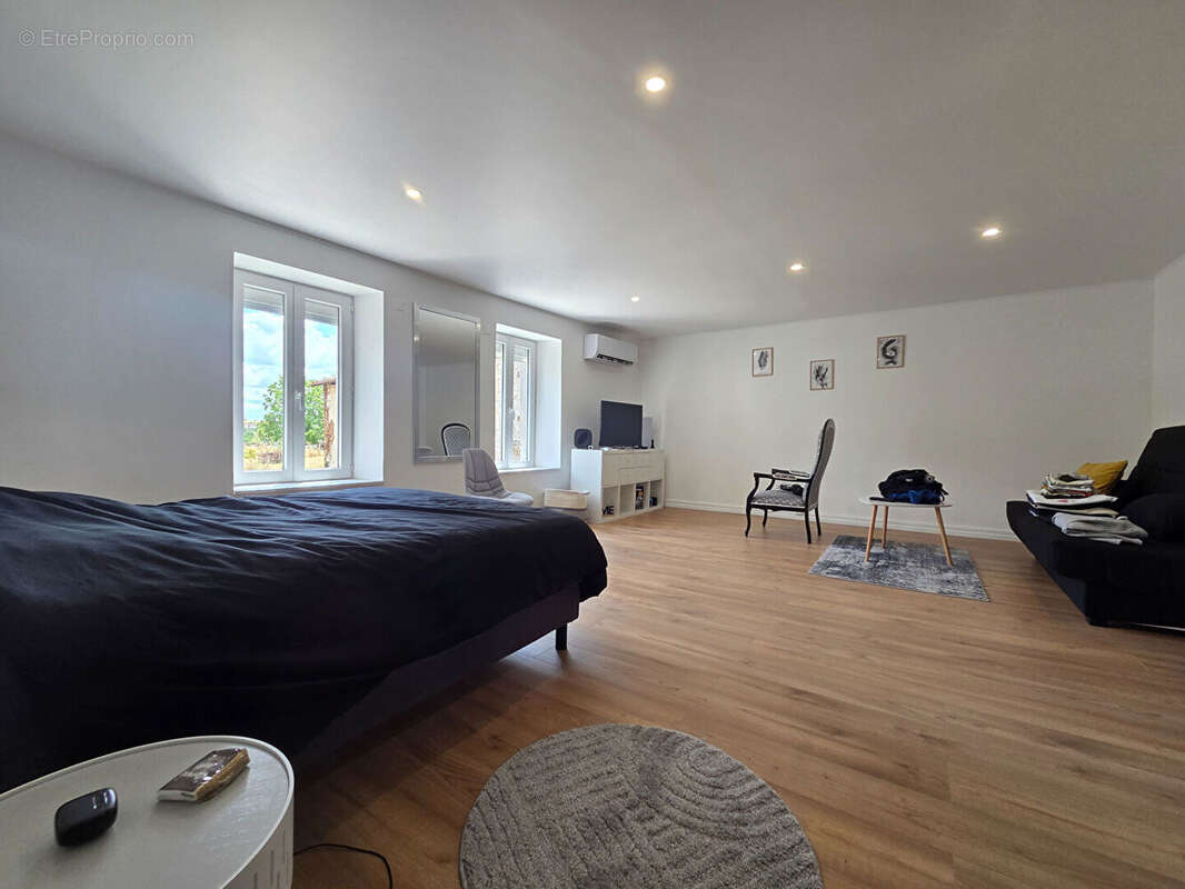Maison Mornac 6 pièce(s) 180 m2 - photo 9