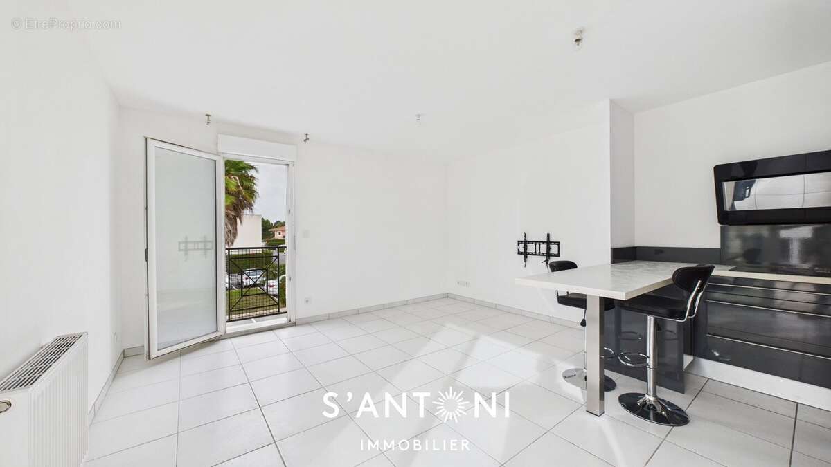 Appartement à VILLENEUVE-LES-BEZIERS