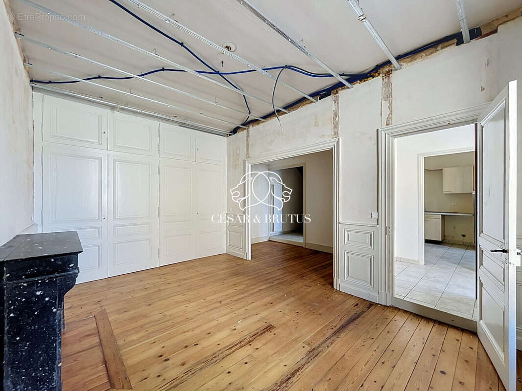 Appartement 375 m² à Amplepuis  - photo 3