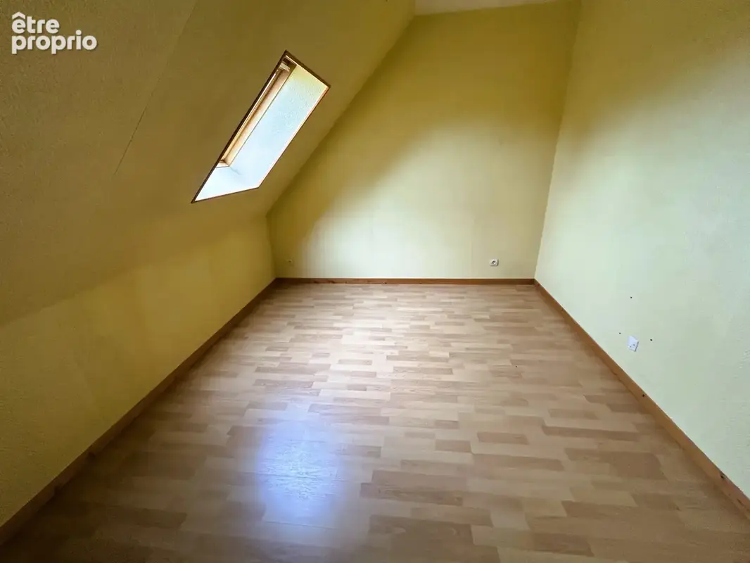 Maison familiale vovable de plain-pied 4 chambres + bureau garage beau terrain clos - photo 10
