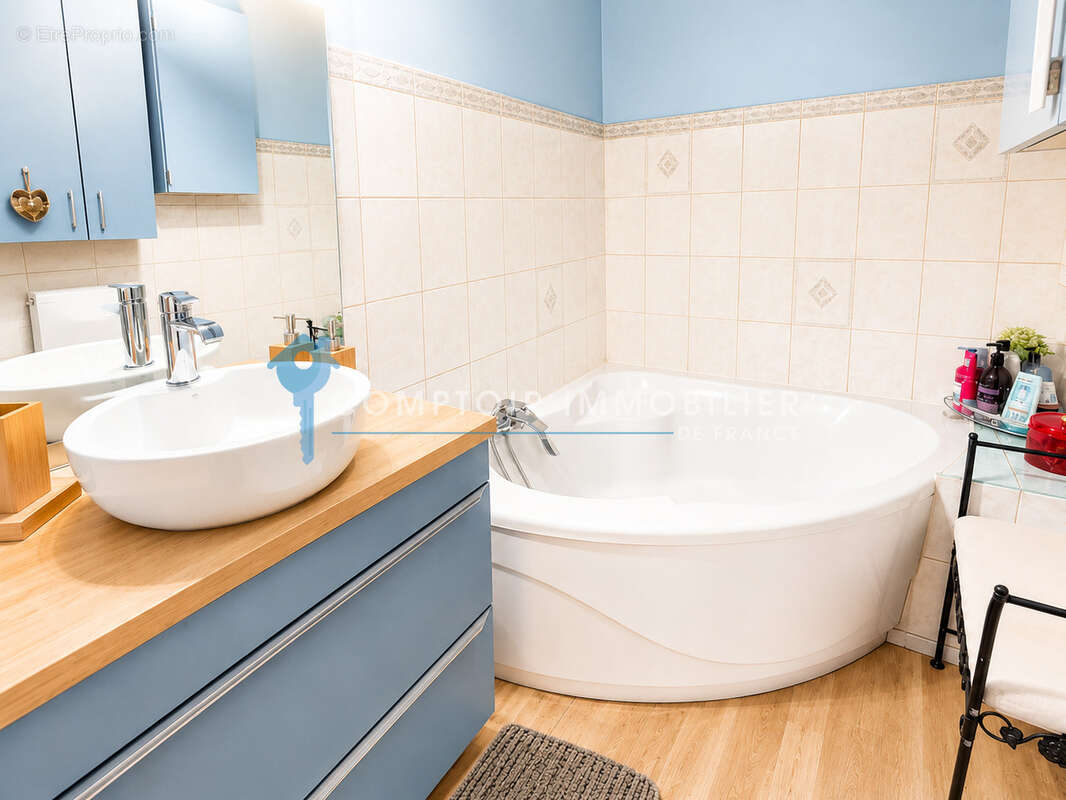 Dépt Hérault (34), à vendre MONTPELLIER Appartement FF4 de 71m2 - Terrasse - parking - cave. - photo 6
