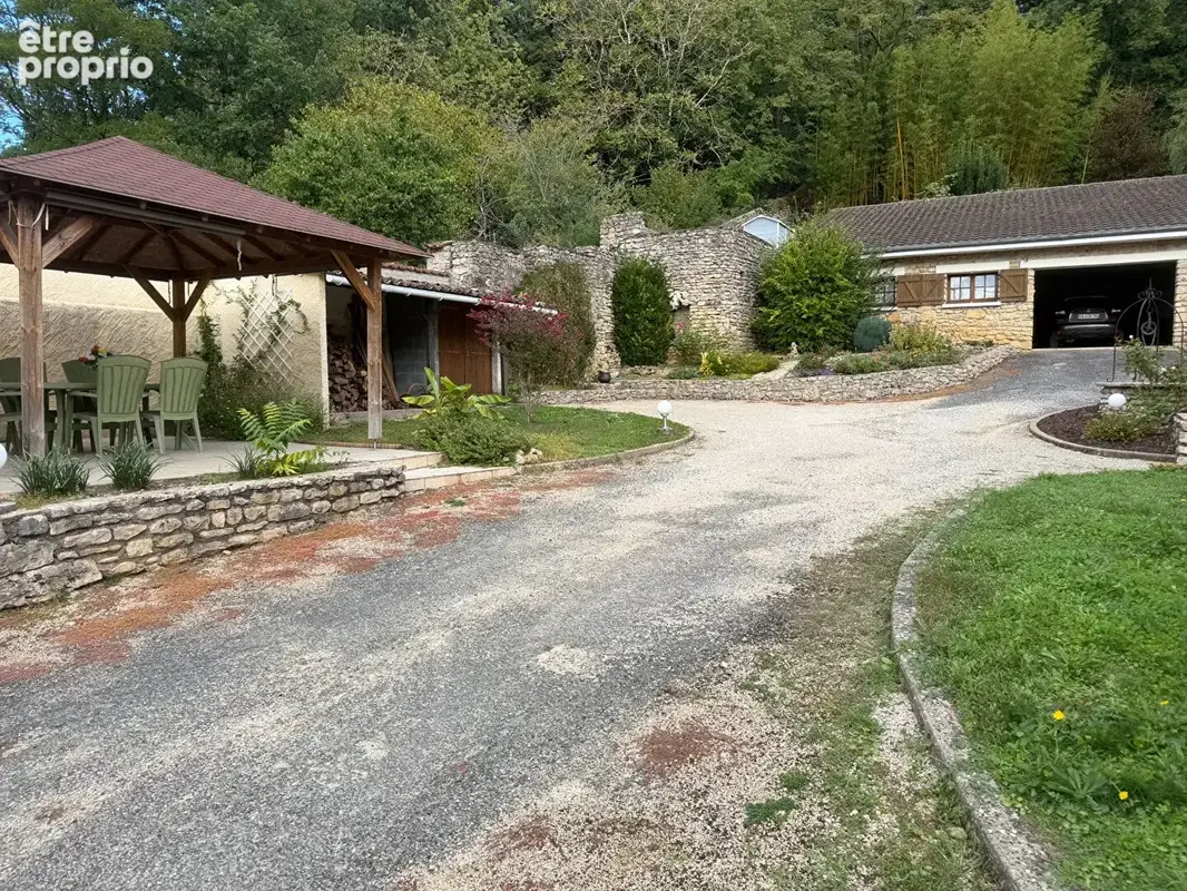 Aslonnes (86) - maison ancienne de charme de 207 m² - 4 chambres - dépendance - photo 3