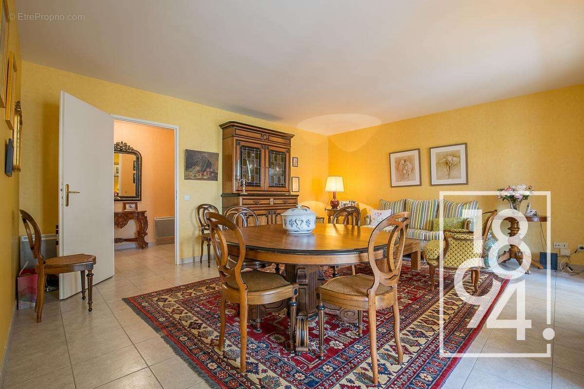 Appartement à MARSEILLE-5E