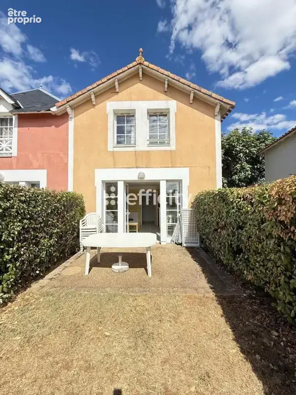 Maison à TALMONT-SAINT-HILAIRE