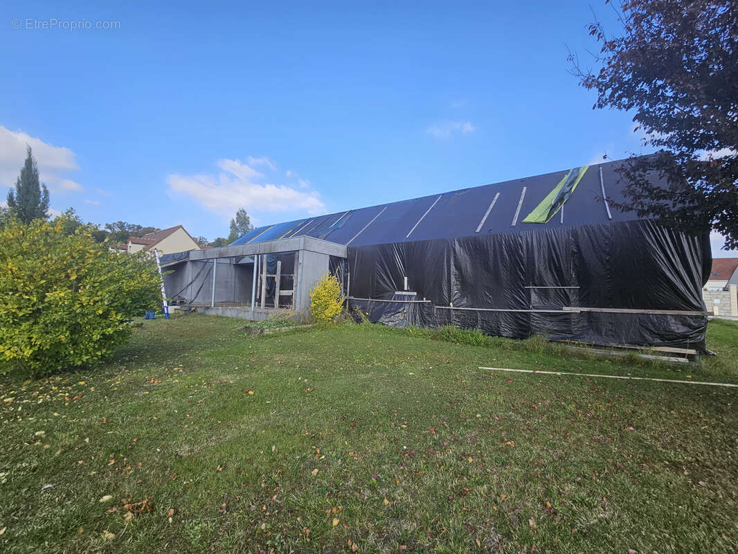 Maison à SAINT-MAURICE-MONTCOURONNE