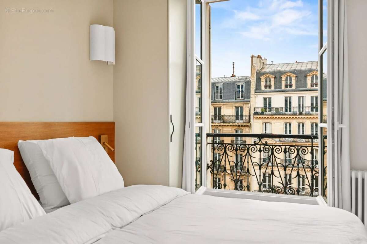 Appartement à PARIS-17E