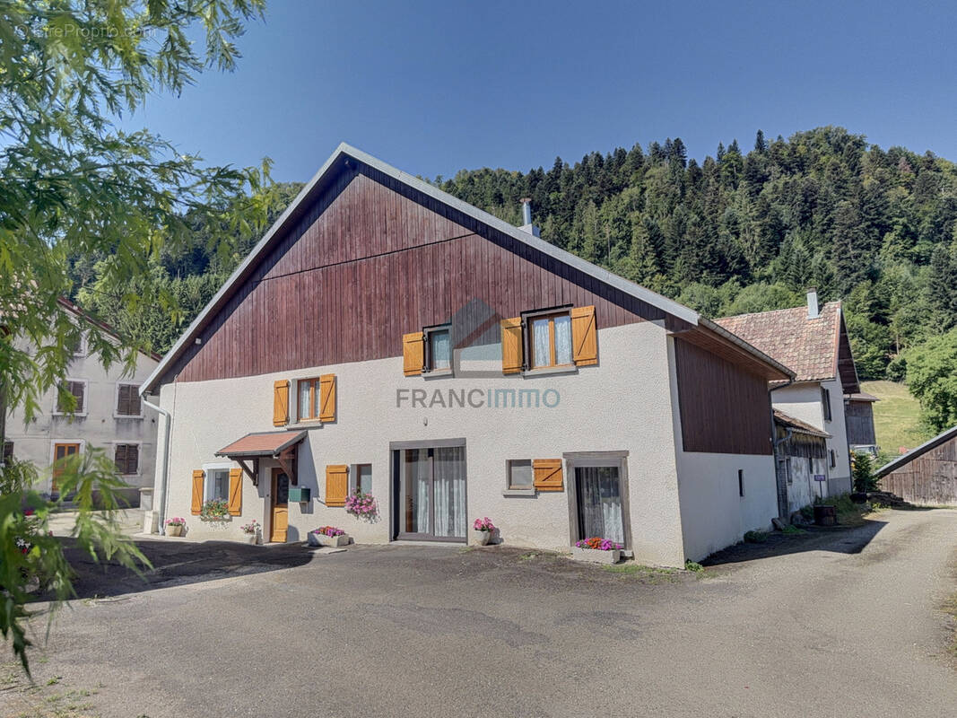 Maison à MONTANCY
