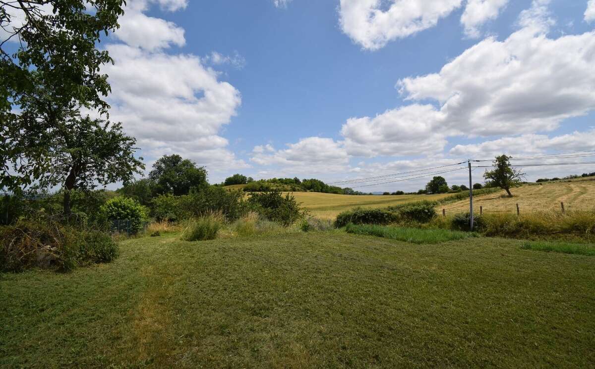 Maison à CREUZIER-LE-NEUF