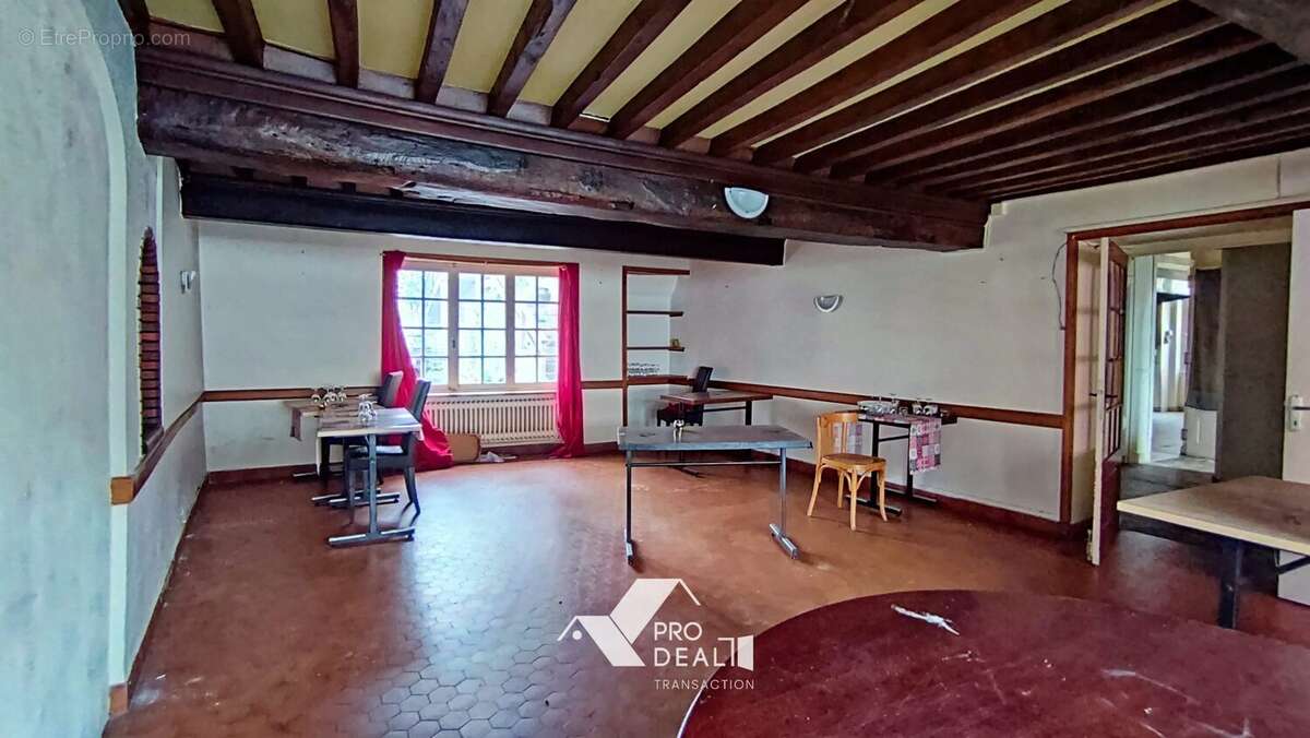 Appartement 568 m² à Haute-Rivoire  - photo 5