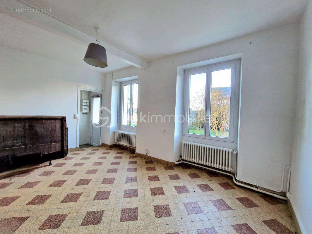 Maison à ORVILLIERS