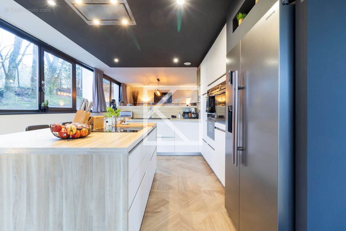 Maison à LES HERBIERS