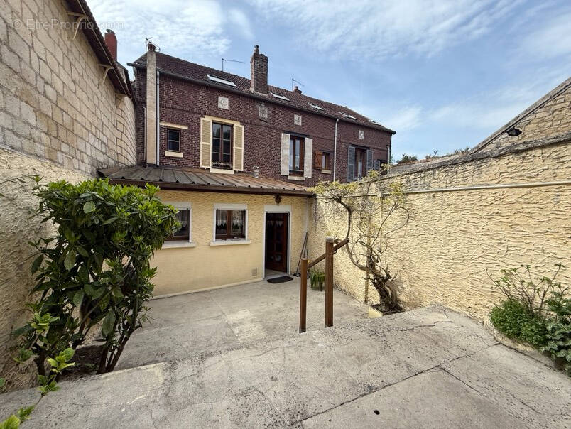 Maison à PONT-SAINTE-MAXENCE