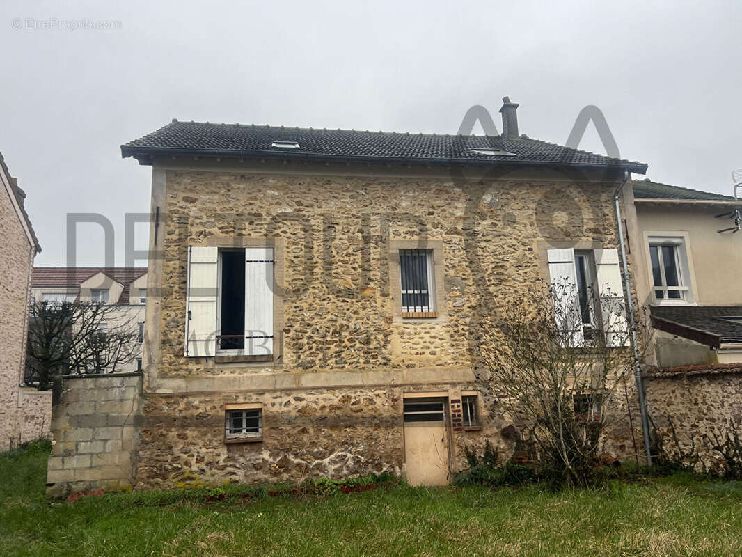 Maison à COULOMMIERS