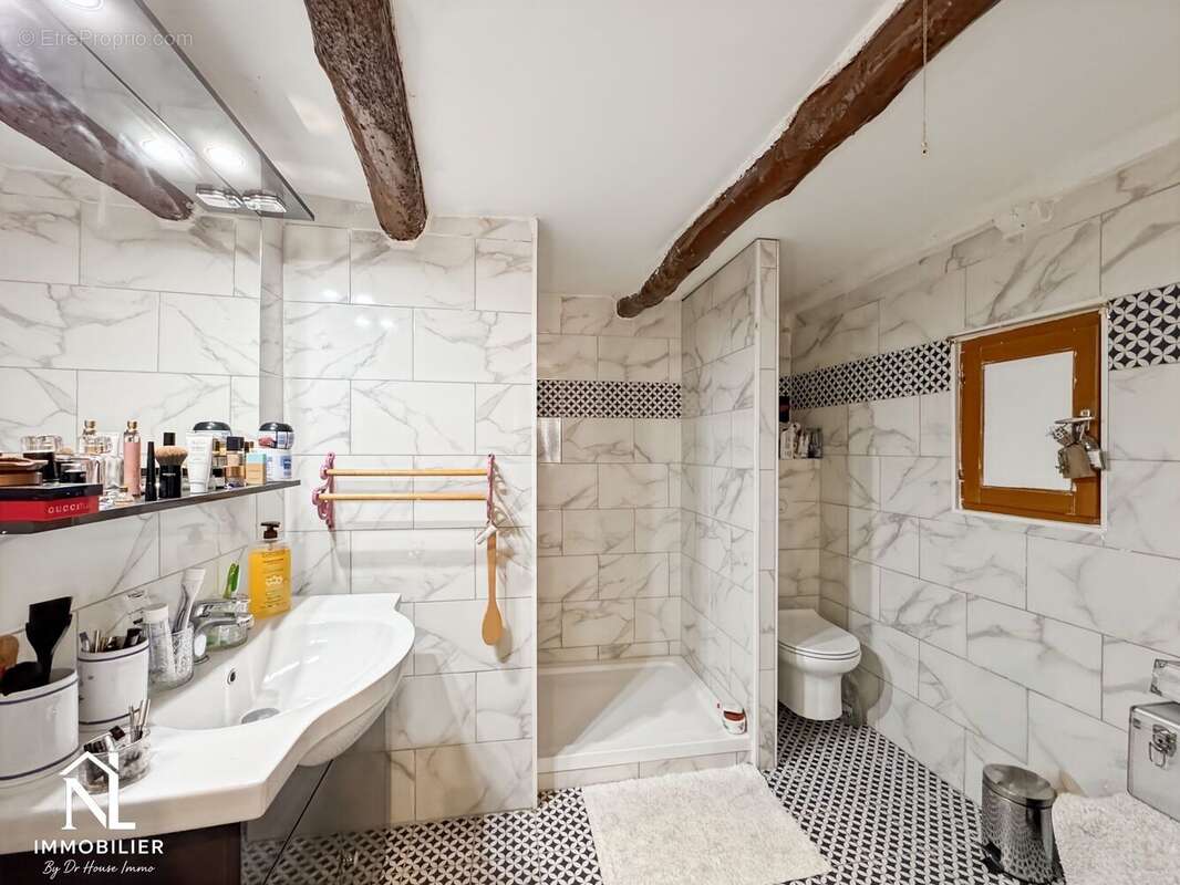 Appartement à SIGNES