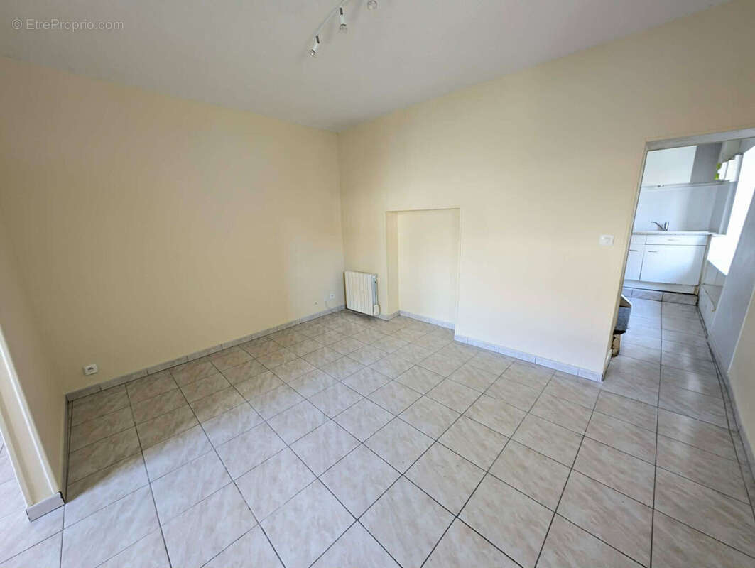 Maison à FLEURY-SUR-ORNE