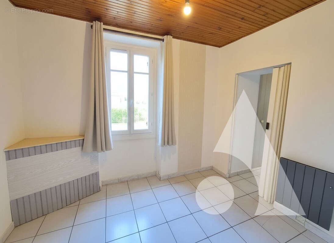 Le Thoronet - Appartement 3 pièces 53m², garage de 25m² - photo 9