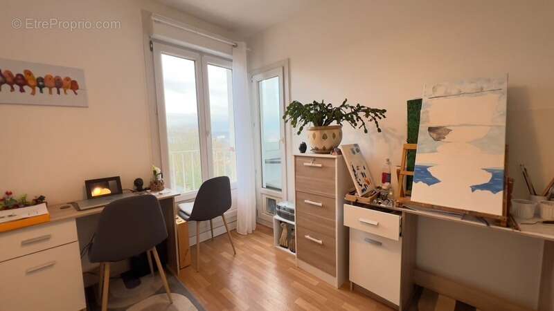QUIMPER-Sud, rue du Léon (Quartier Prat-Maria), appartement de type T5 modifié en T4 de plus de 83 m² habitable, situé au 7ème é - photo 16