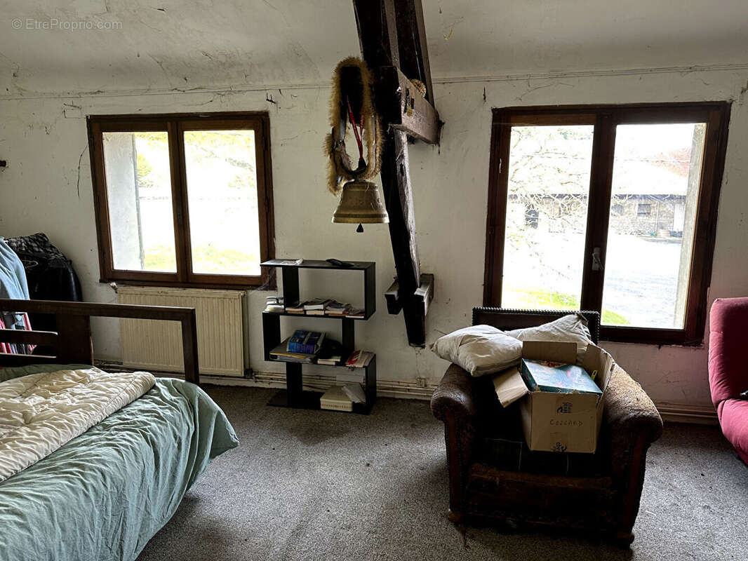 Maison à COUCY-LE-CHATEAU-AUFFRIQUE