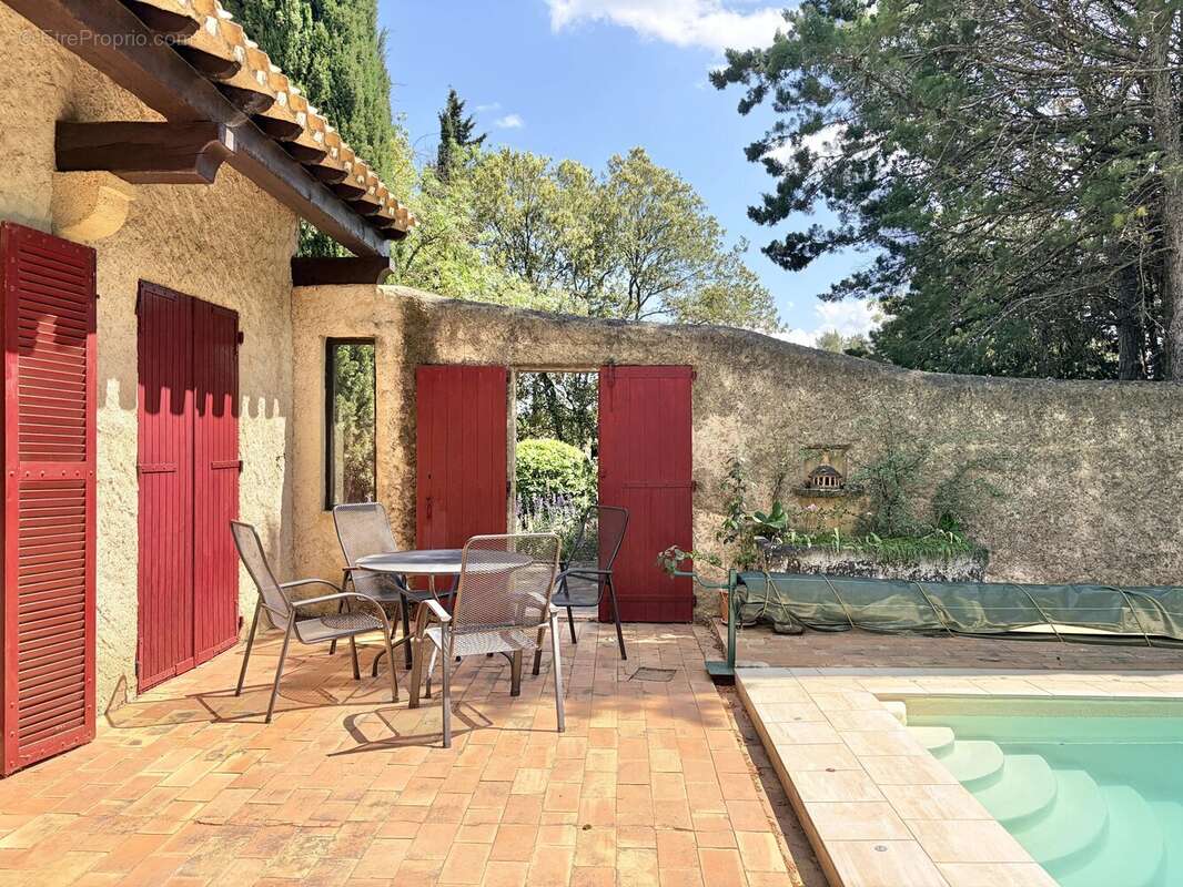 Villa de Style Méditerranéen avec Piscine et Vaste Parc Arboré à Proximité de Carcassonne - photo 11