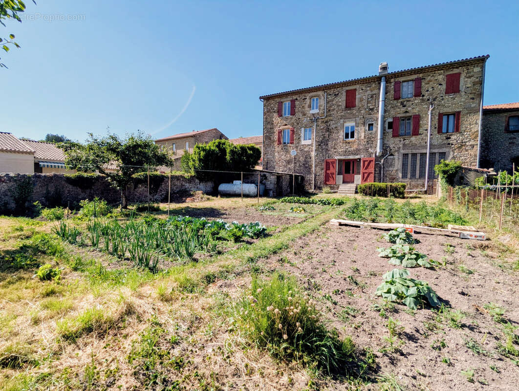 Appartement à CEILHES-ET-ROCOZELS