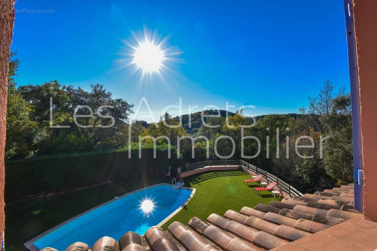 Maison à LES ADRETS-DE-L&#039;ESTEREL