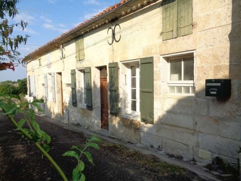 Maison à GARAT