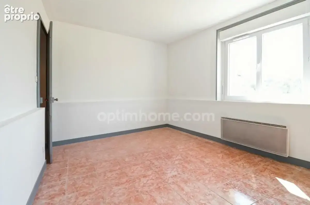 EXCLUSIVITE - Maison 82 m² - 4 pièces - 2 Chambres - Grange/Garage - terrain 520 m² - DOMPIERRE LES EGLISES (87) - photo 6