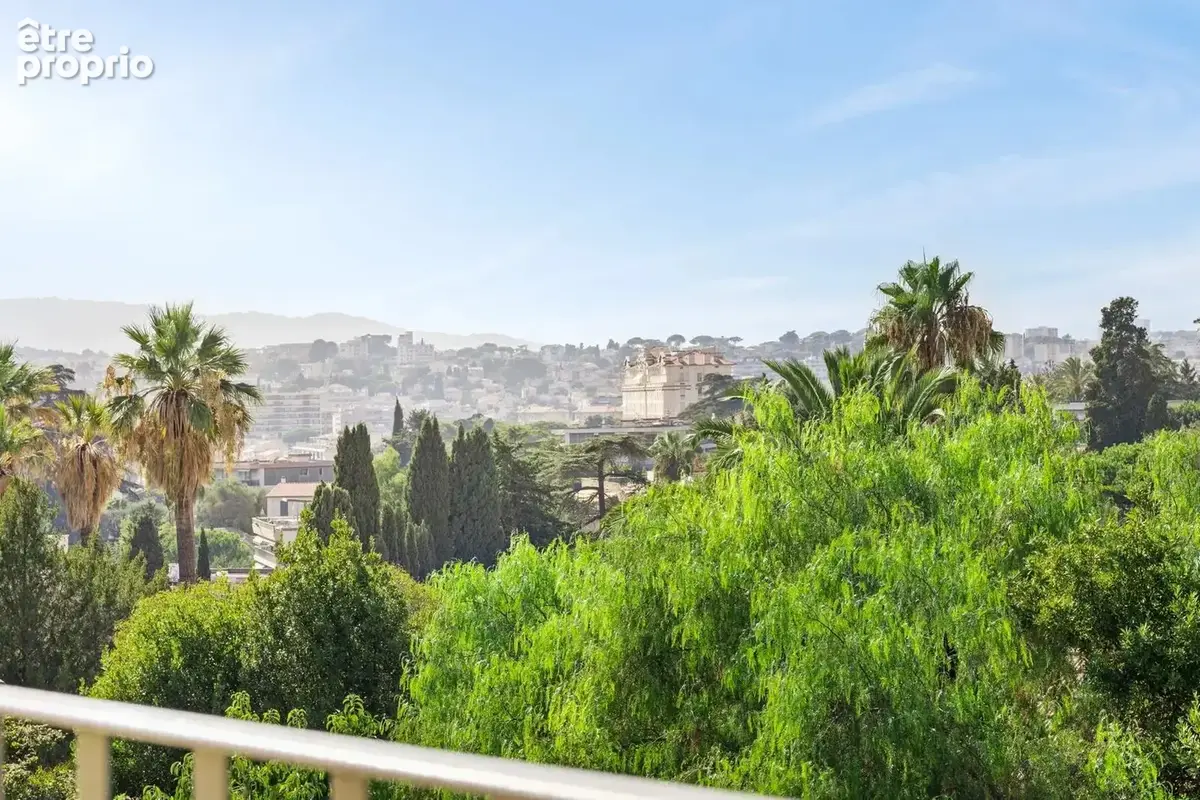 Cannes - luxueuse maison avec piscine à débordement – terrain de 1200 m² - photo 2