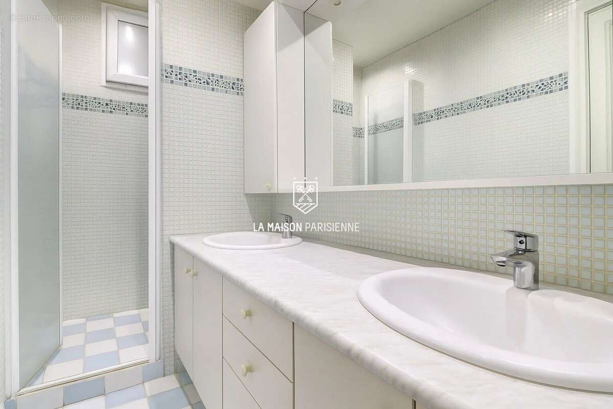 Appartement à PARIS-19E