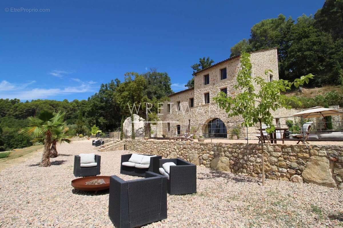 Maison à TOURRETTES
