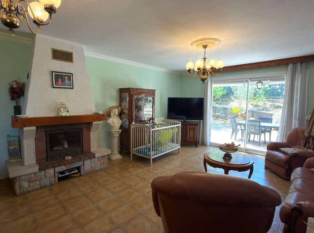 Maison de 94 m2 terrain de 674 m2     Saint-Maximin-la-Sainte-Baume 83470 - photo 6