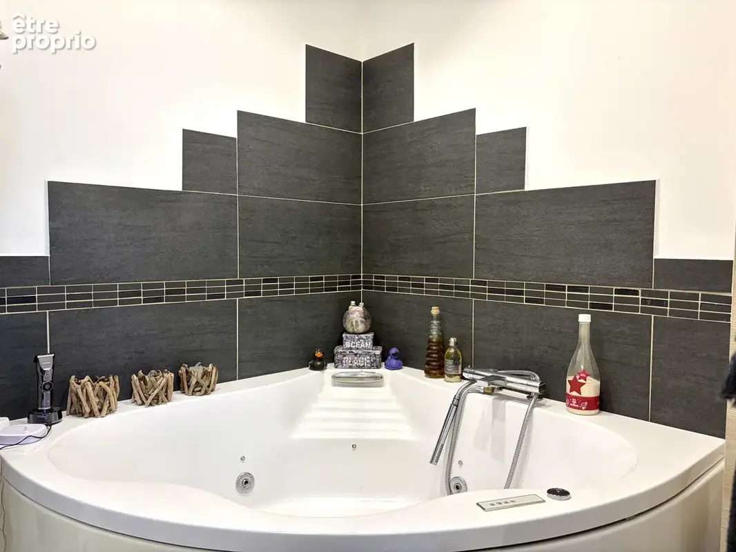Maison 127 m2 - 4 chambres - terrain 1 208 m2 - fort potentiel - Bourg-lès-Valence - photo 8