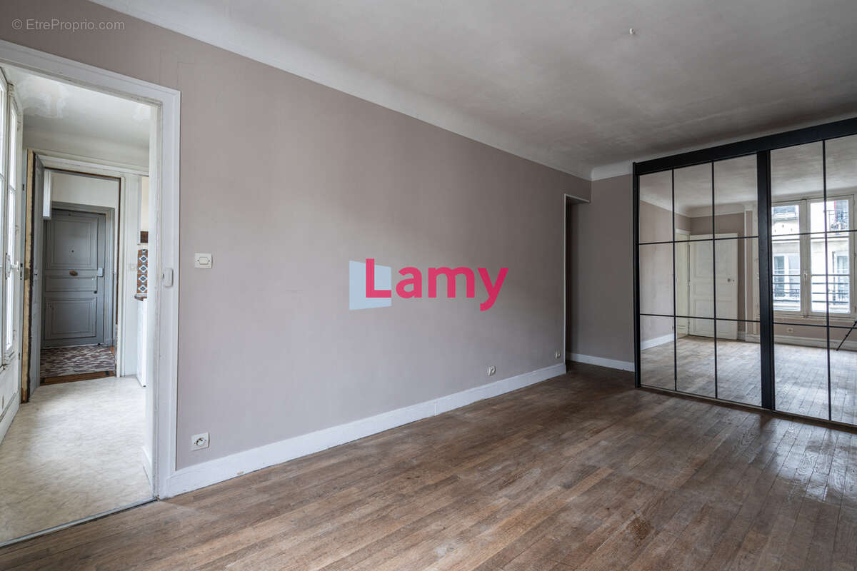 Appartement à PARIS-10E