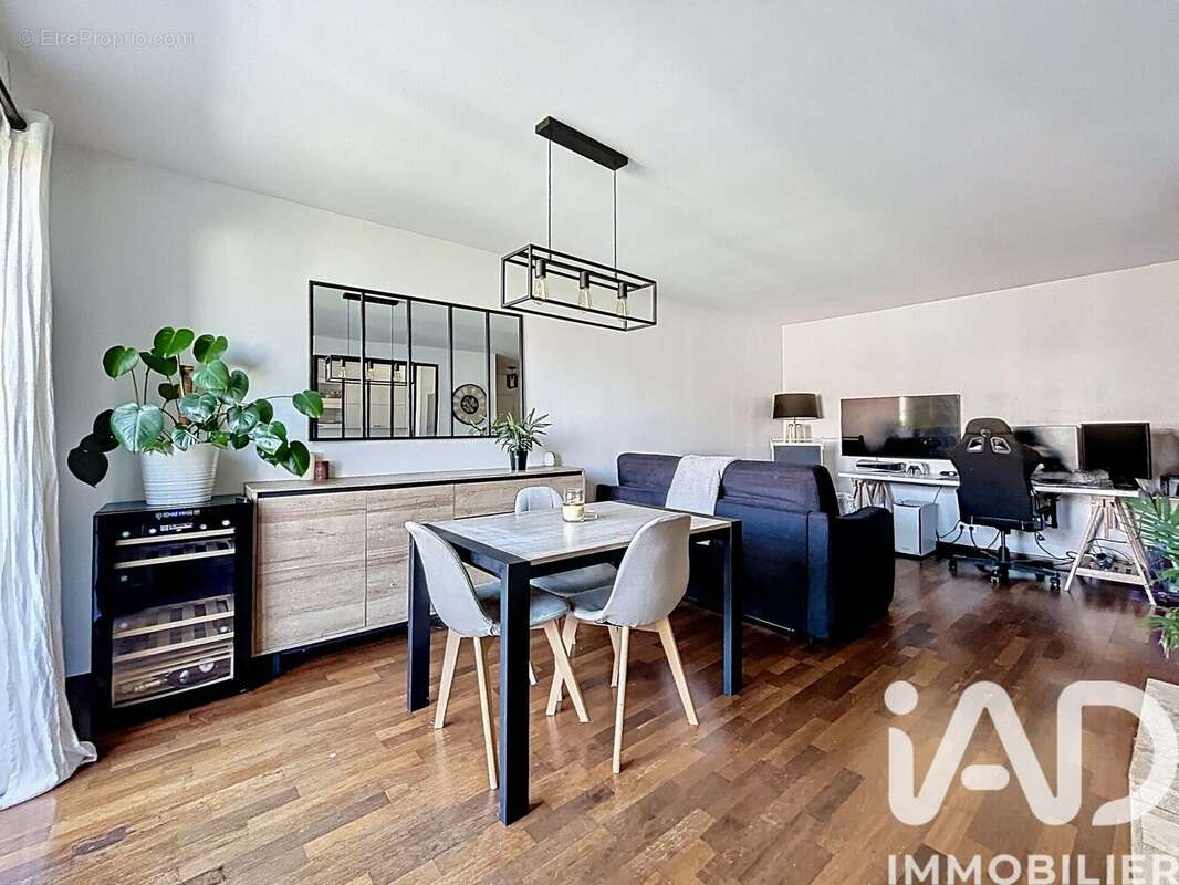Photo 4 - Appartement à BUSSY-SAINT-GEORGES