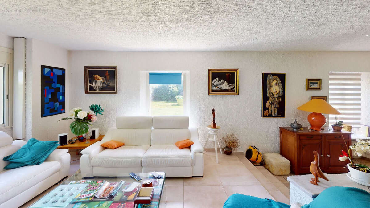 Maison d'exception à vendre à Moncey - 8 pièces, 220 m² sur 6821 m² de terrain - photo 6