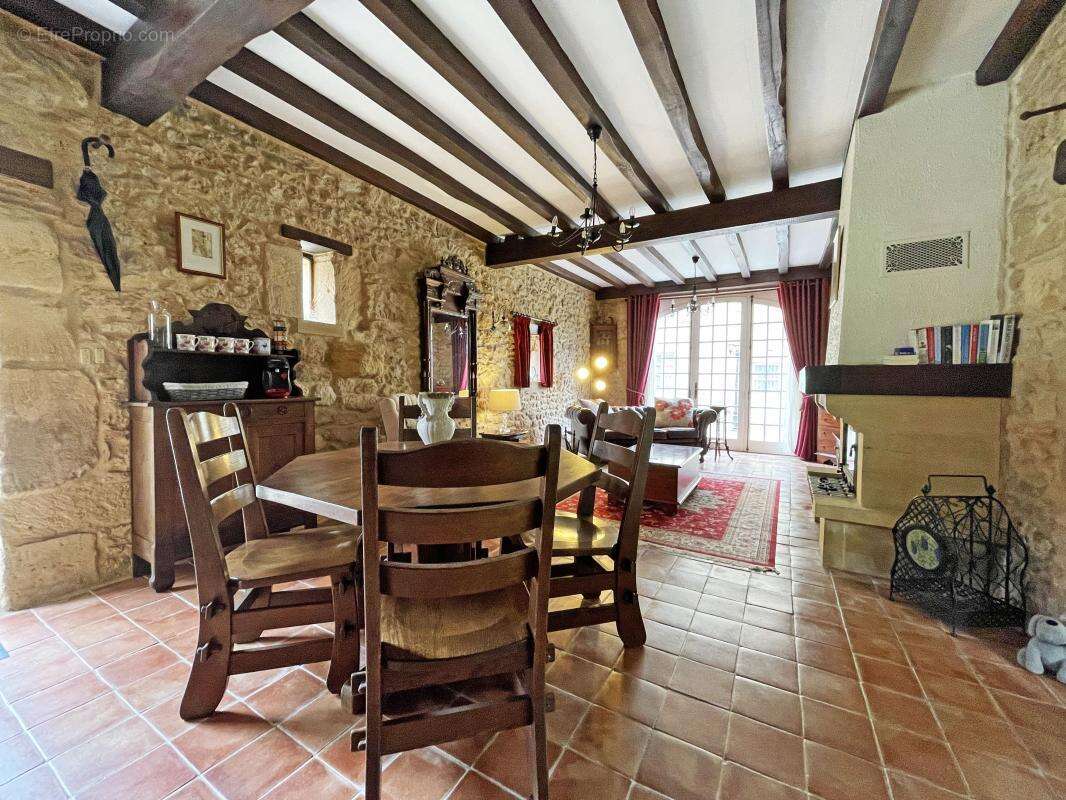 Maison à CAMPAGNE