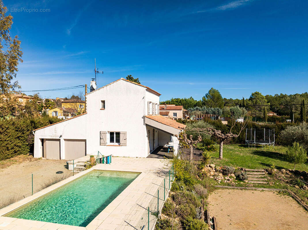 EXCLUSIVITÉ - Maison à Lorgues T4 sur 2145 m² de terrain avec une belle piscine et garage - photo 25