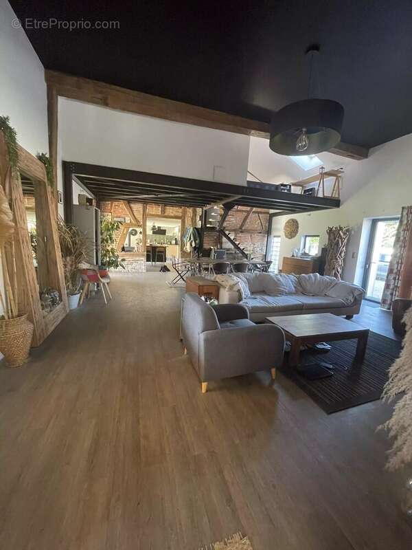 Maison à VARENNES-SAINT-SAUVEUR