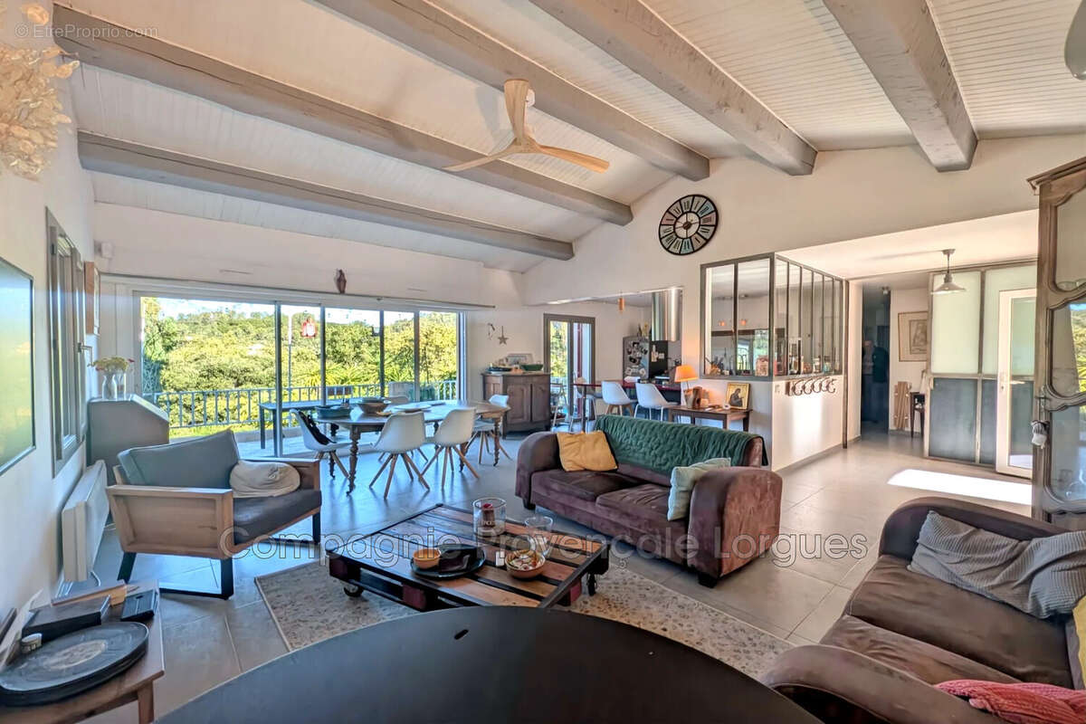 Maison à SOLLIES-TOUCAS